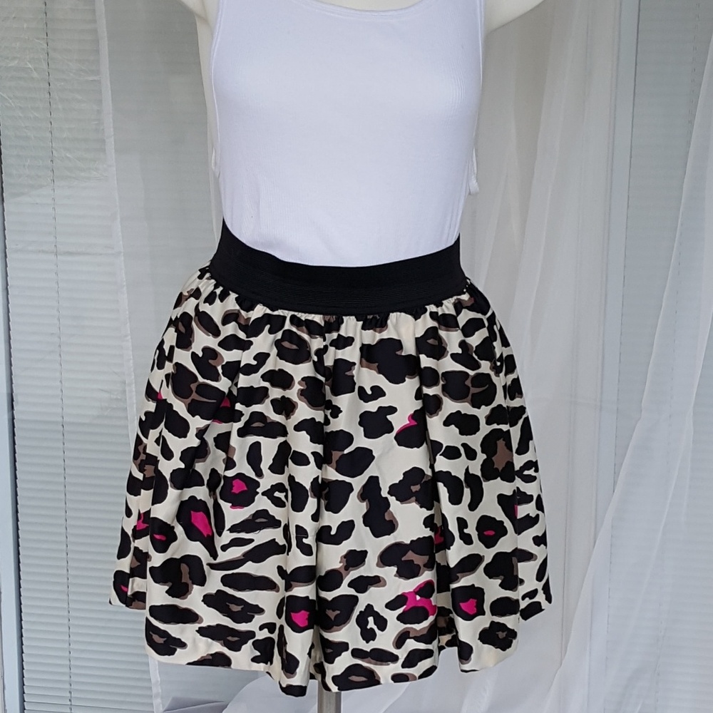 Forever 21 Flared skater skirt M